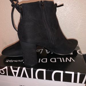 Heeled boots 🖤